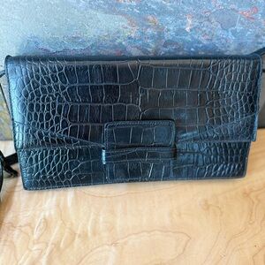 Beautiful vintage Liz Claiborne croc patterned leather clutch/crossbody option.